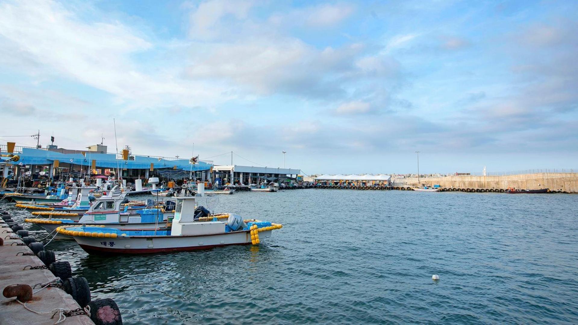 Gangneung Jumunjin Lighthouse Pension Экстерьер фото